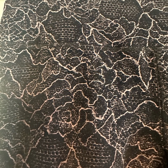 Gorgeous lululemon align leggings black and Mauve - Picture 3 of 5